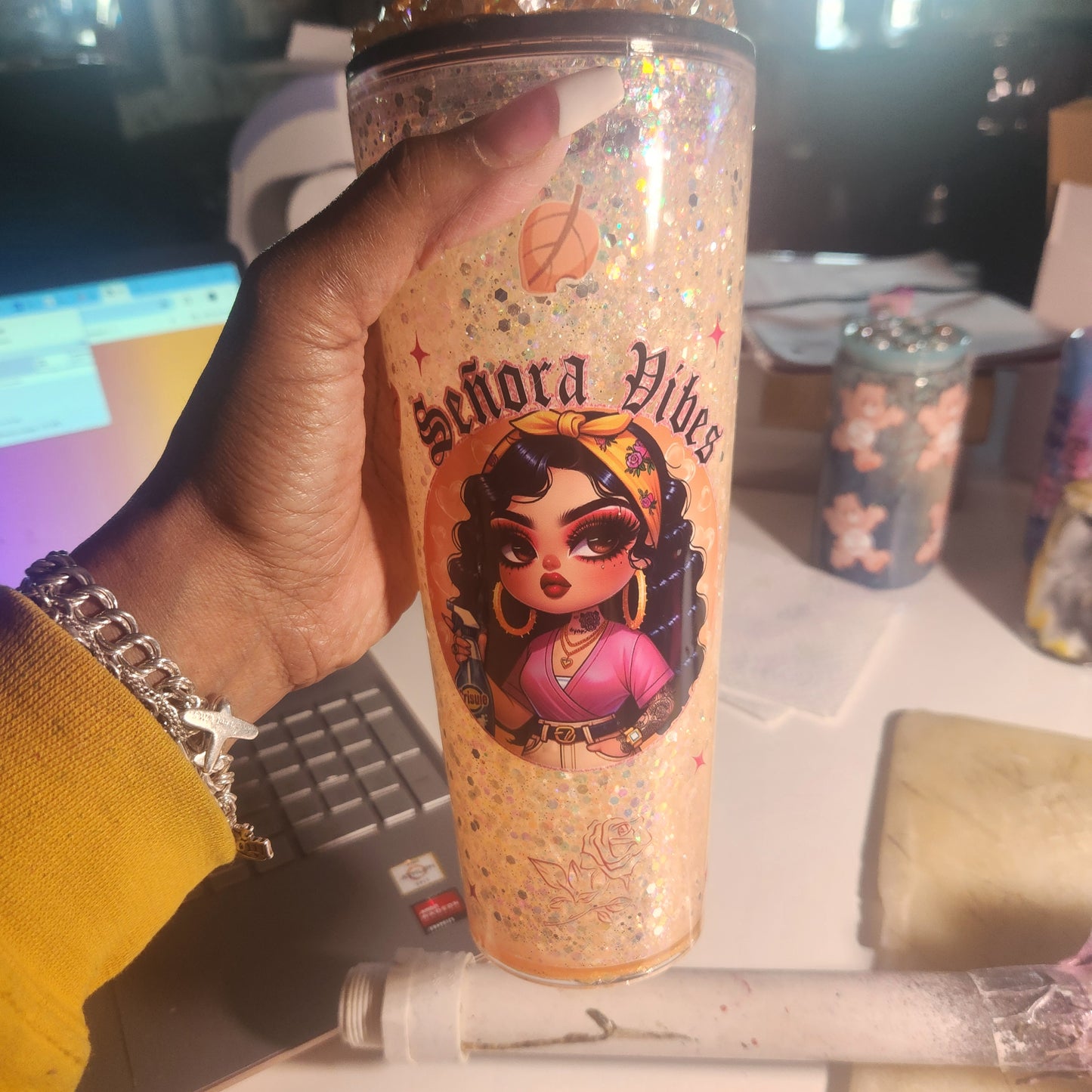 Senora Vibes (300)